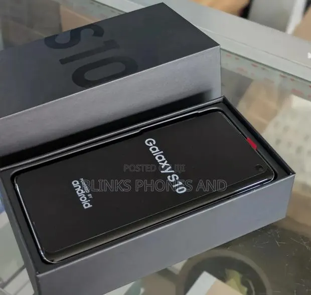 New Samsung Galaxy S10 128 GB Black · Photo 1