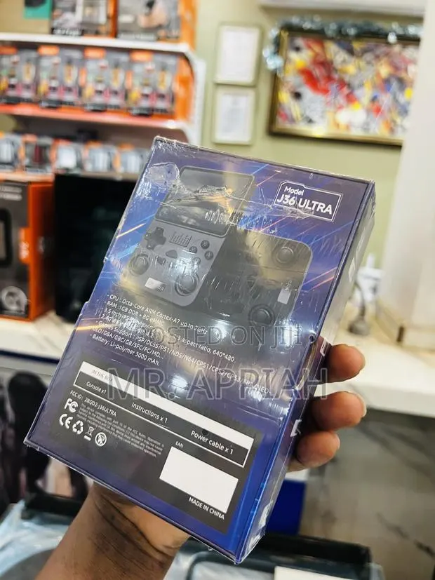 Quality Yet Affordable Hand Game J36 Ultra 1000+ Games · Photo 1