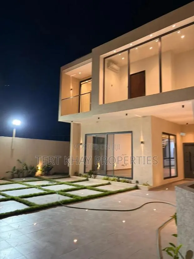 4bdrm House in Borteyman, School Junction for sale · Photo 1