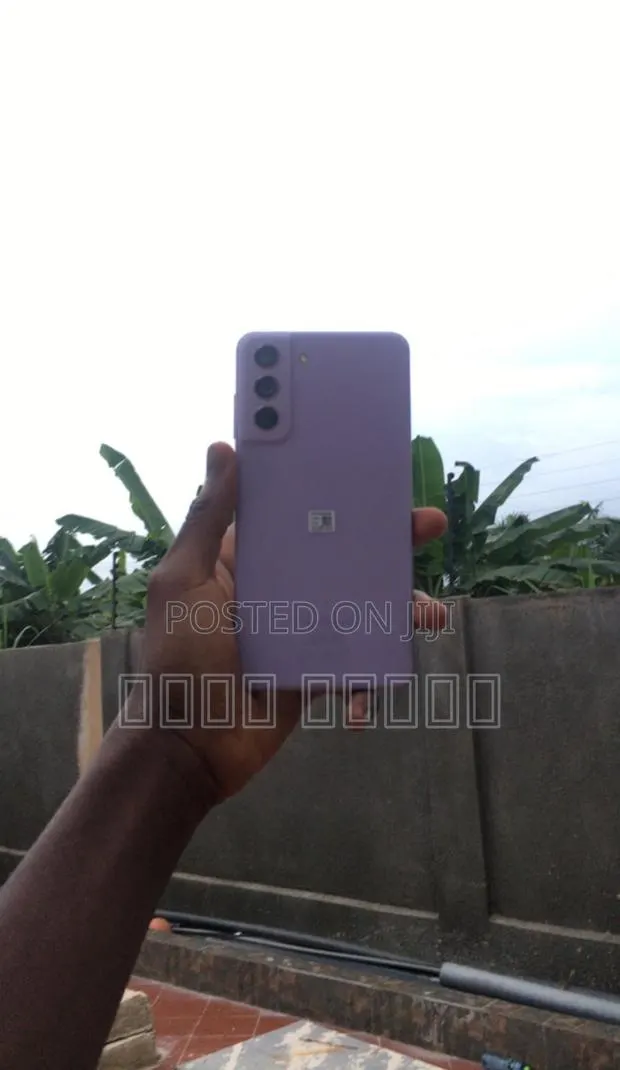 Samsung Galaxy S21 FE 5G 128 GB Purple · Photo 1