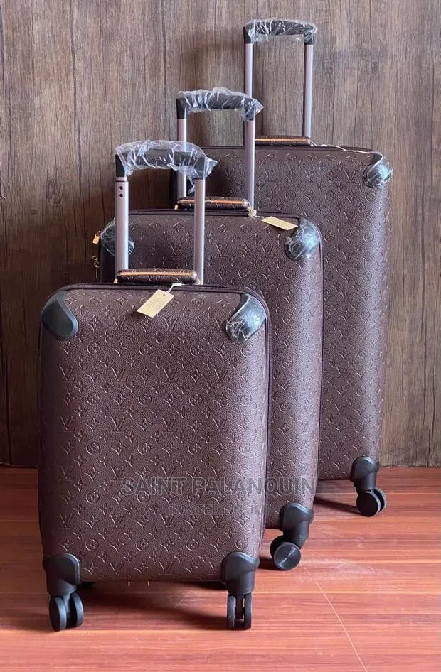 Louis Vuitton Luggage · Photo 1