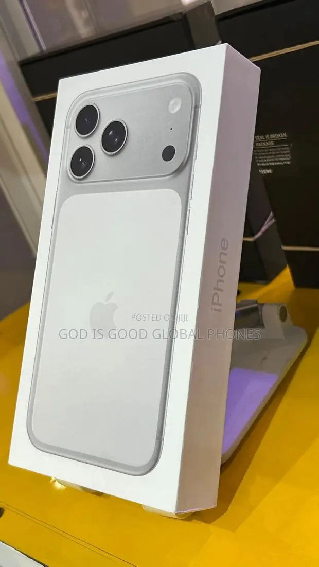 New Apple iPhone 17 Pro Max 256 GB Silver · Photo 1
