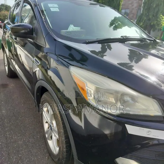 Ford Escape SE 4dr SUV (1.6L 4cyl Turbo 6A) 2014 Black · Photo 1