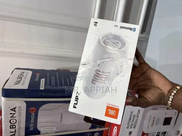JBL Flip 7 Premium Speaker With Up to 16 Hours of Playtime. · Photo 1