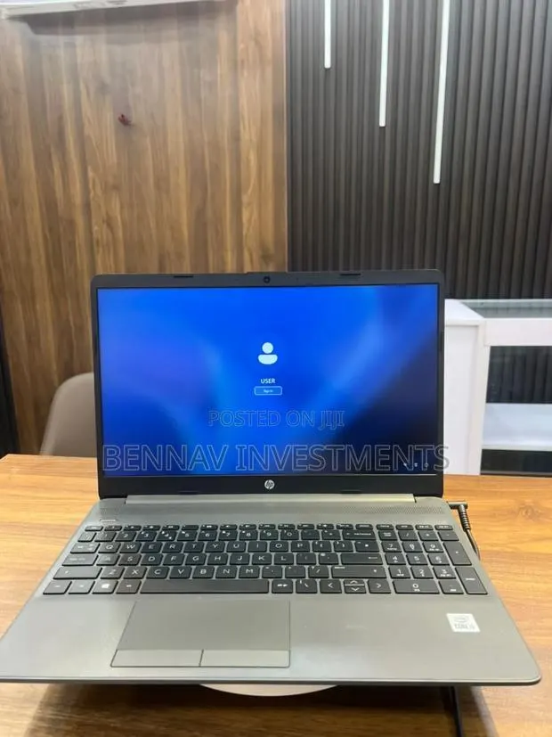 Laptop HP 250 G8 16GB Intel Core i5 SSD 256GB · Photo 1
