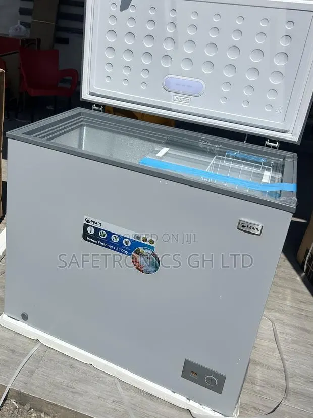 Ultra Modern Pearl PCF-2530 200-Liter Single-Door Chest Freezer · Photo 1