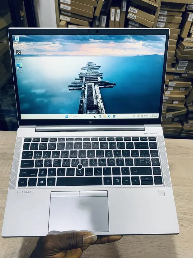 Laptop HP EliteBook 845 G8 16GB AMD Ryzen 3 SSD 256GB · Photo 1