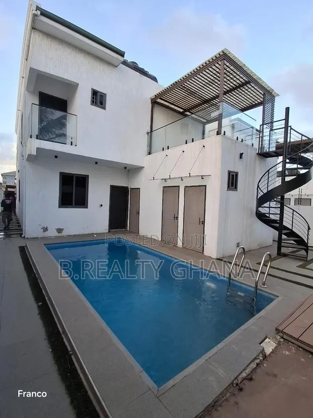 4bdrm House in Baatsona Total for sale · Photo 1