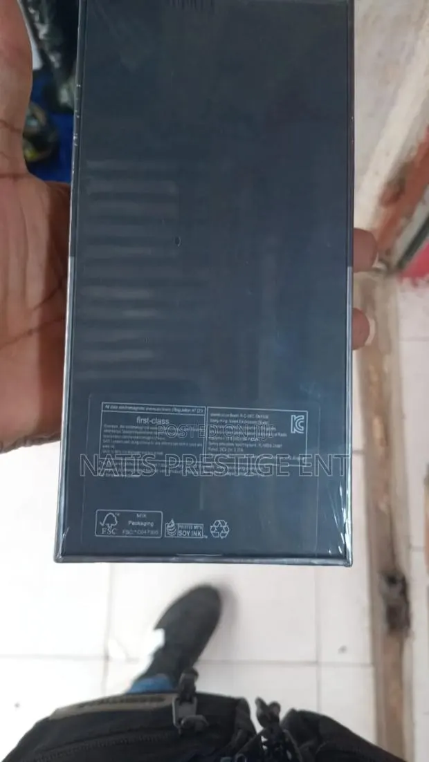 New Samsung Galaxy Z Flip4 256 GB Black · Photo 1