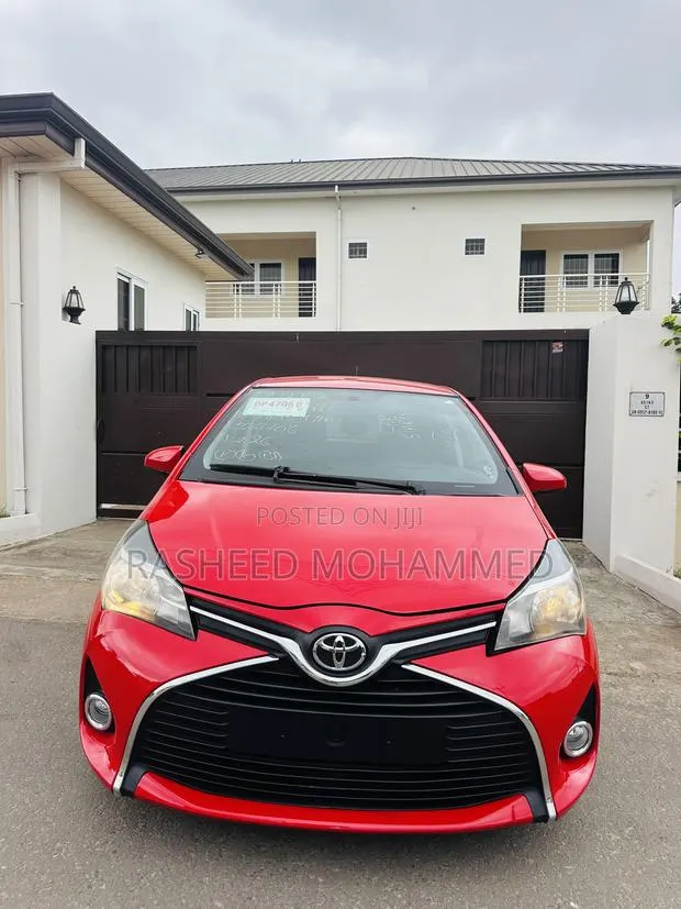 Toyota Yaris SE Hatchback 5dr 2016 Red