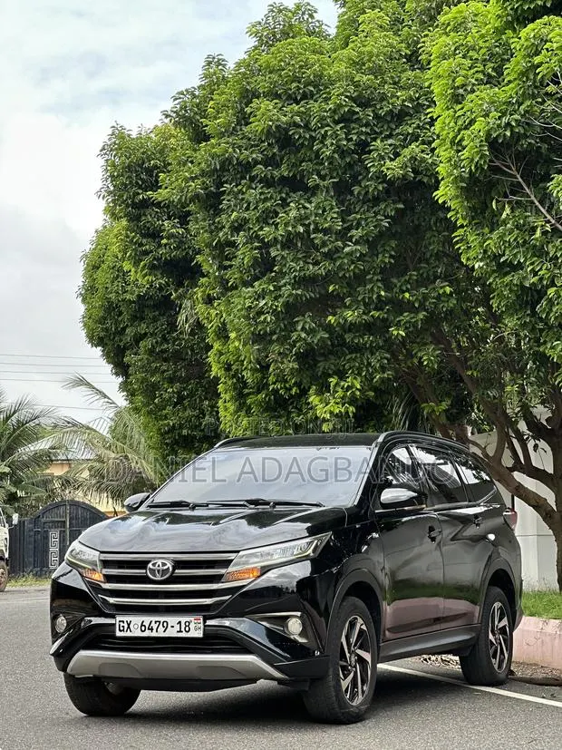 Toyota Rush 1.5 AWD 2018 Black · Photo 1