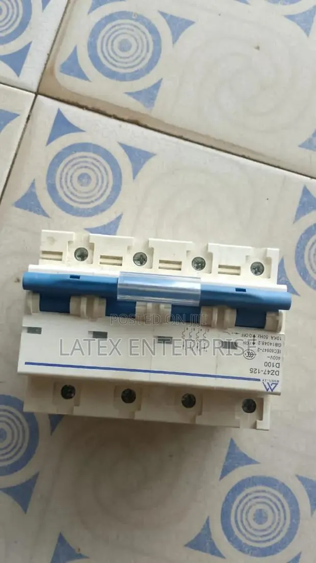 Breaker 4 Poles (Big) 125a · Photo 1