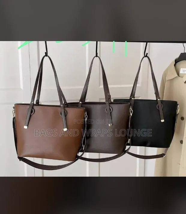 Bags and Wraps Lounge · Photo 1