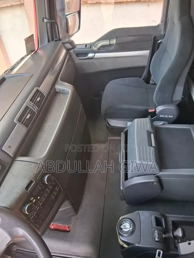 MAN TGX Going for a Cool Price · Photo 4