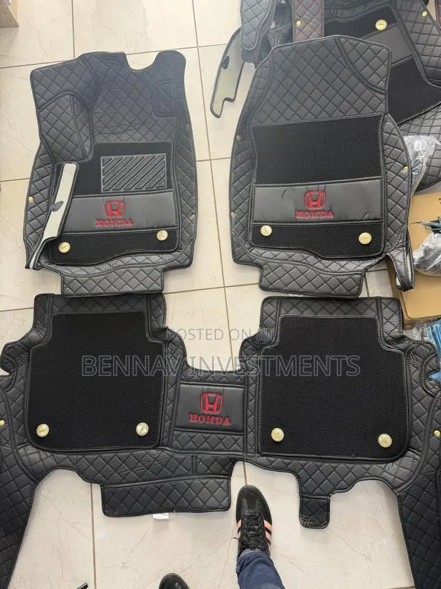 Honda CR-V 2023 to 2026 5D Premium Leather Floor Mat/Carpet · Photo 1