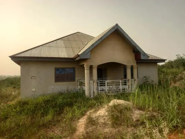 8bdrm House in Jachie Pramso, Kumasi Metropolitan for sale · Photo 1