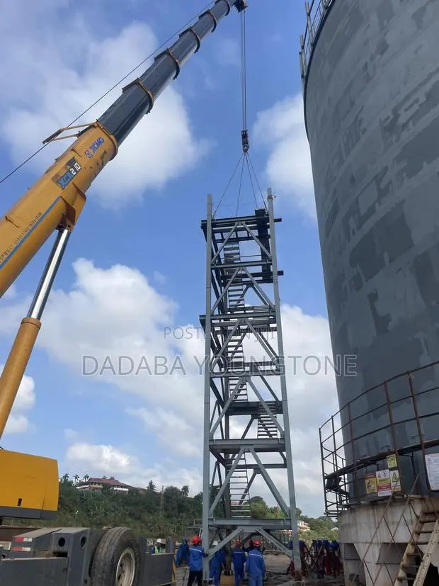 Mobile Crane For Hiring · Photo 1