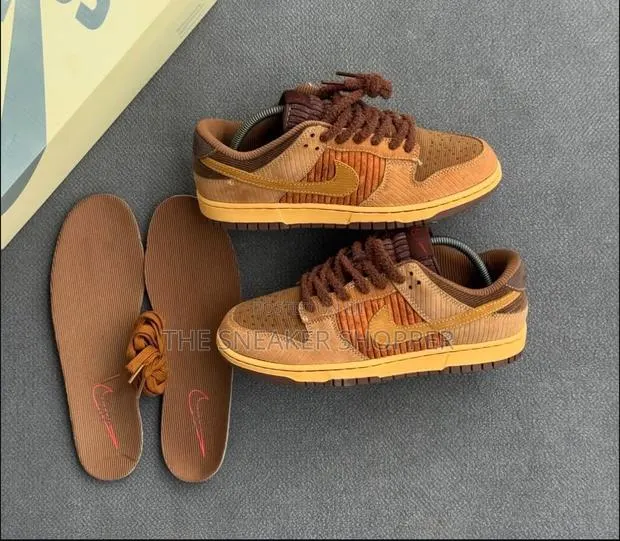 Nike Dunk Low PRM "Cacao Waffle / Corduroy" · Photo 1
