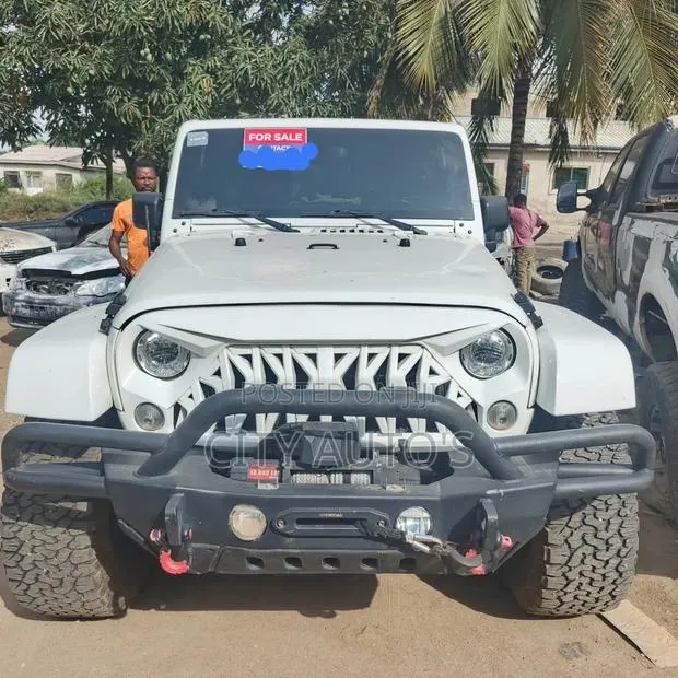 Jeep Wrangler 2022 White · Photo 1