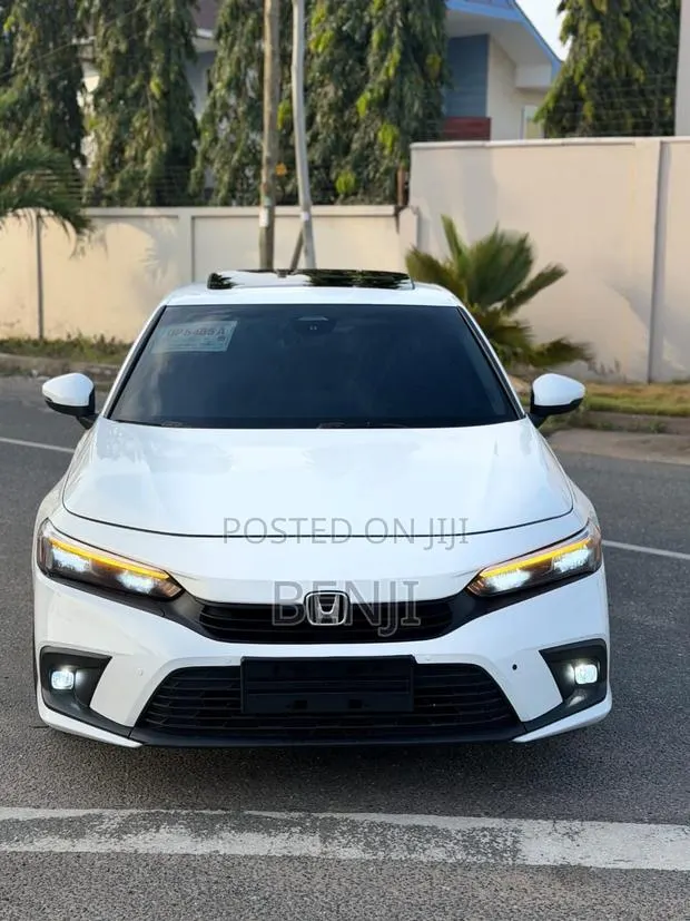 Honda Civic 2022 White · Photo 1