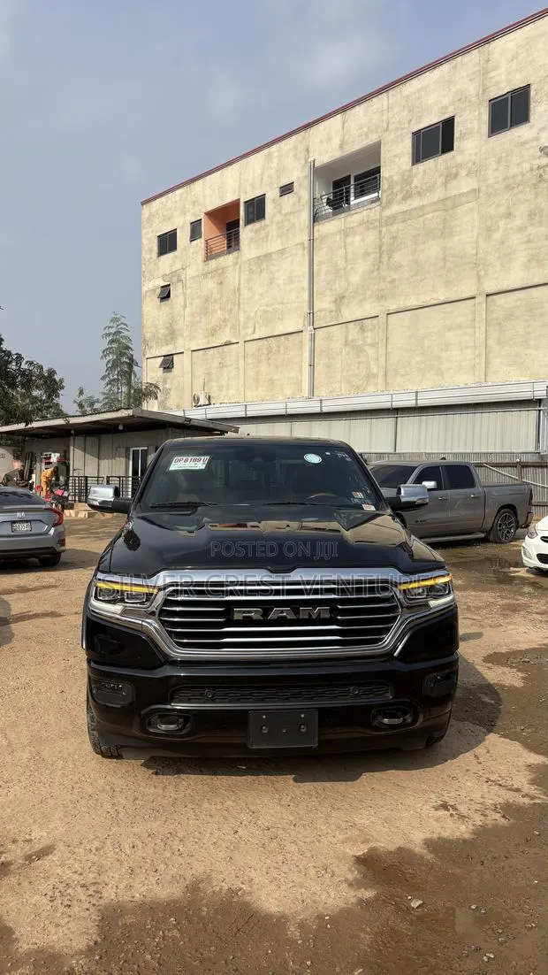 Dodge RAM 1500 5.7 Petrol AWD 2021 Black · Photo 1