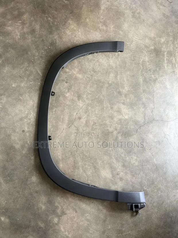 Toyota Highlander 2017 Fender Moulding · Photo 1