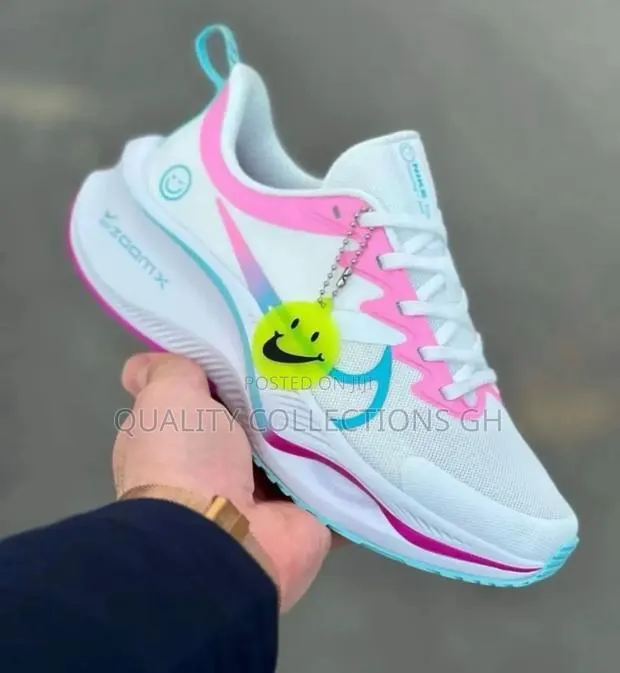 Nike Anniversary Sneaker · Photo 1
