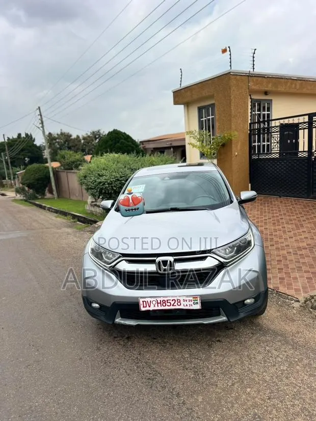 Honda CR-V 2019 Silver · Photo 1