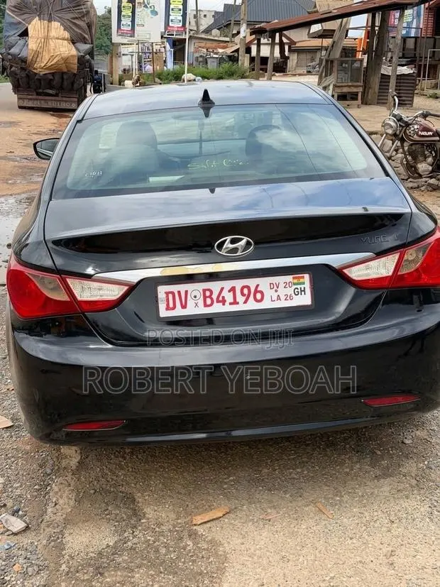 Hyundai Sonata Limited 2.0T Sedan (2.0L 4cyl 6A) 2012 Black · Photo 1