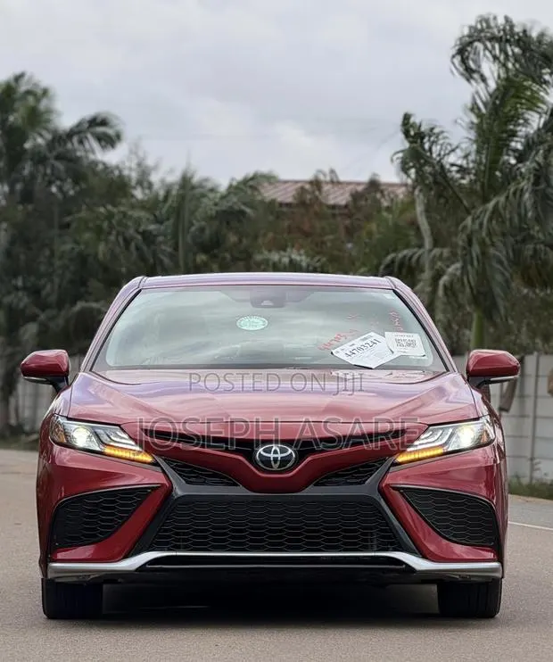 Toyota Camry XSE 2023 Red · Photo 1