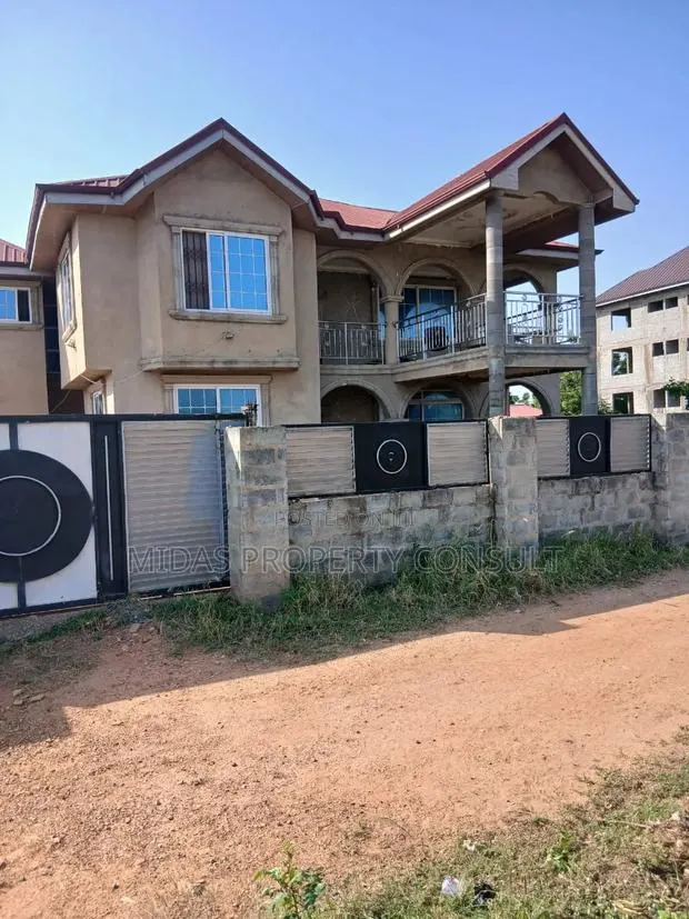 6bdrm House in Mataheko, Afienya for sale · Photo 1