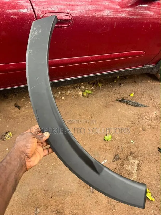 Honda CRV 2023 -2024 Rear/Back Fender Moulding · Photo 1