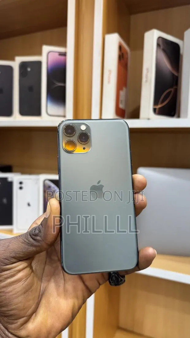 Apple iPhone 11 Pro Max 64 GB Graphite · Photo 1