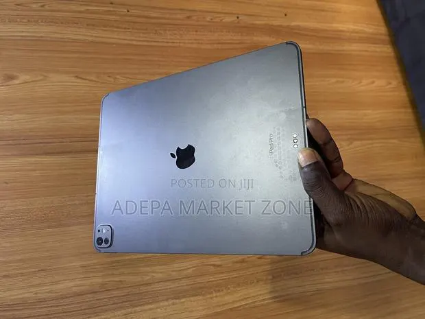 Apple iPad Pro 13 (2024) 256 GB Black · Photo 1