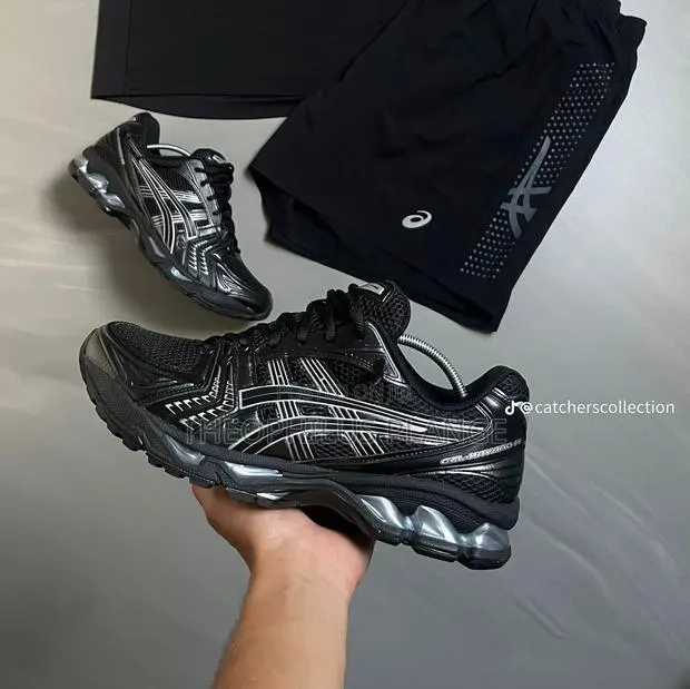 Original Asics Kayano Sneaker. Black · Photo 1
