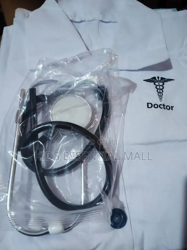 Stethoscope and Doctor Coat for Kids · Photo 2