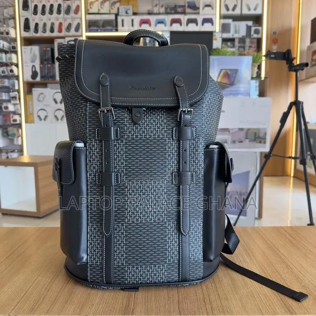 Urban Simplicity Chuongkaiye Authentic Backpack · Photo 1