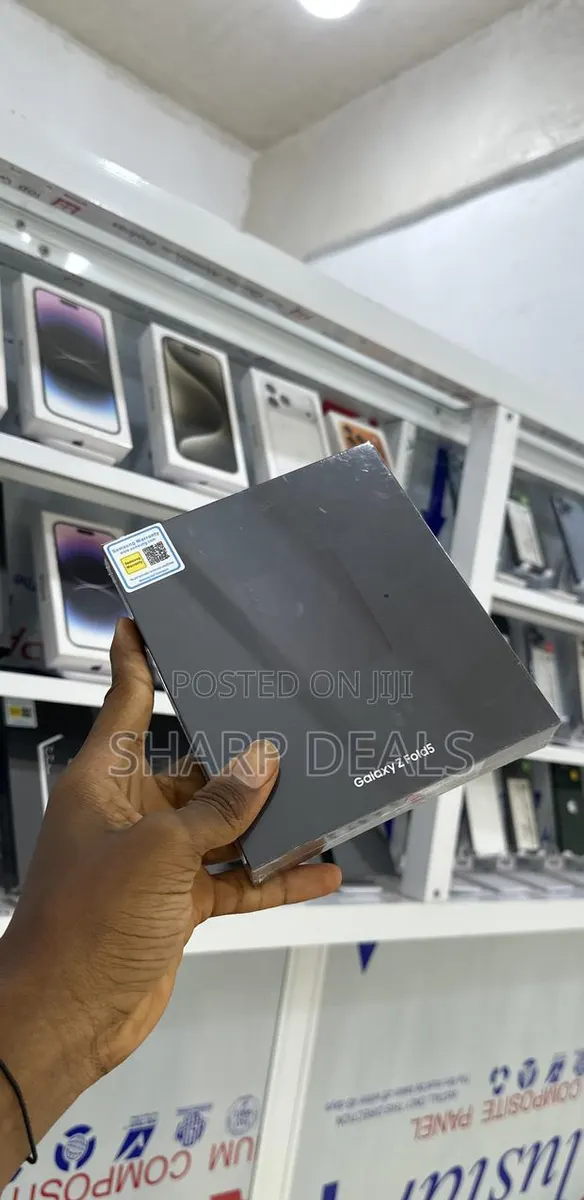 New Samsung Galaxy Z Fold 5 512 GB Black · Photo 1