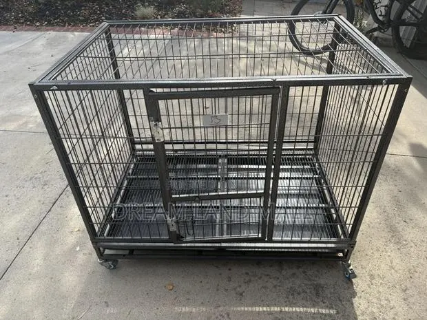 Big Metallic Dog Cage · Photo 1