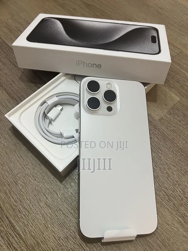 Apple iPhone 15 Pro Max 256 GB White · Photo 1