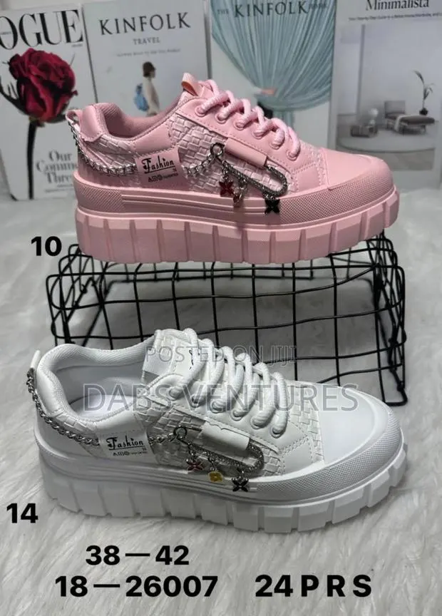 Ladies Sneakers 36-42 · Photo 1