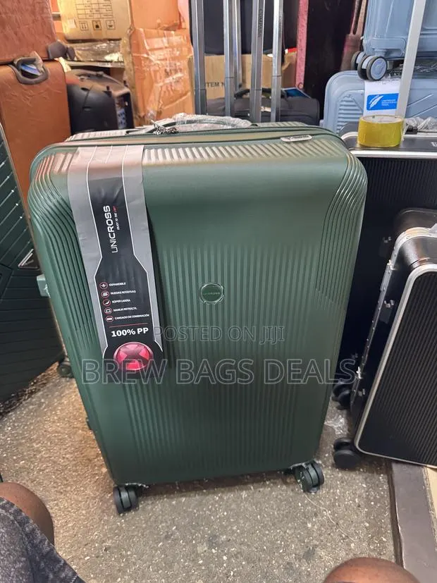 Premium Quality Unicross 30 Inches Single Large Size Traveling Bag. · Photo 1