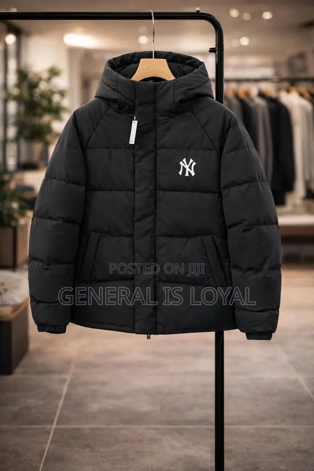 Black Mlb New York Yankees Quilted Puffer Jacket. · Photo 1