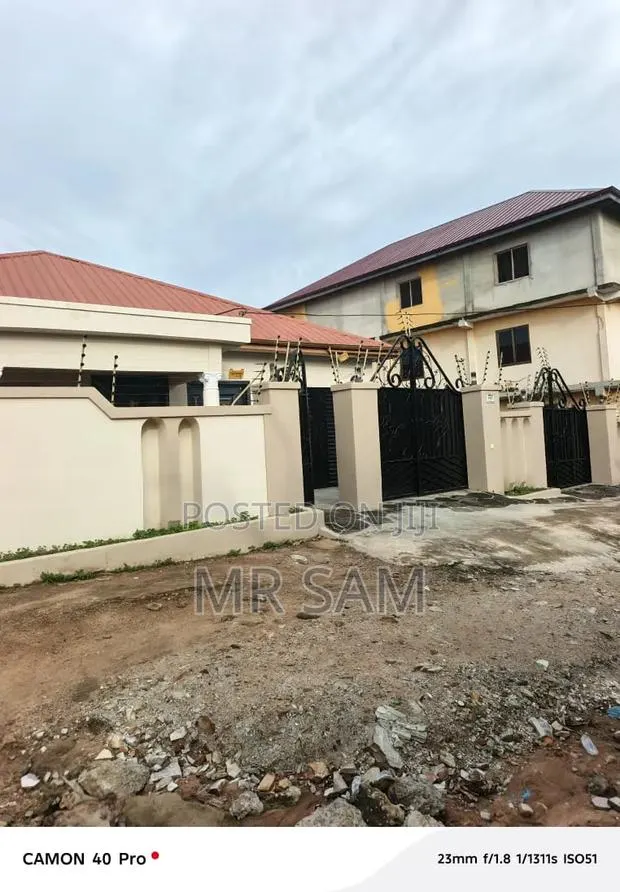 4bdrm House in Kasoa Obum Road, New Market for rent · Photo 1