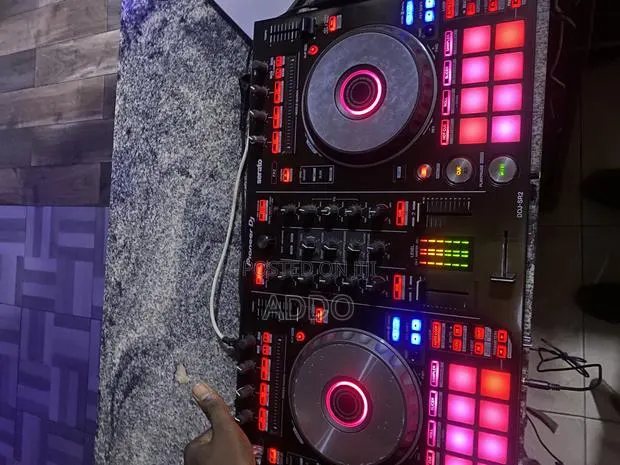 Dj Controller Sr2 · Photo 1