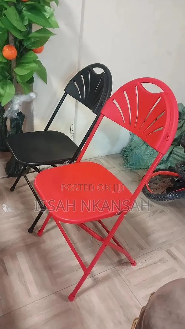 Plastic Chairs · Photo 1