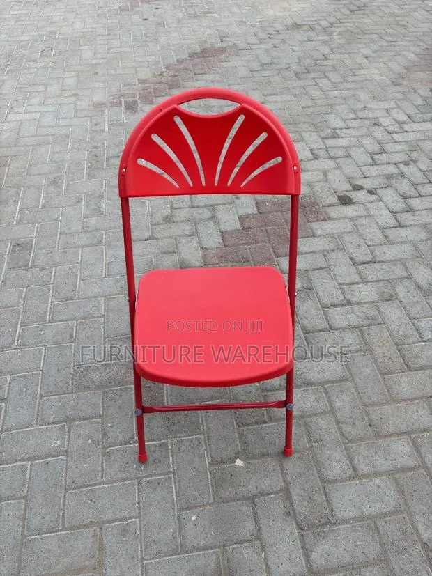Folding Chair (Fanback) · Photo 1