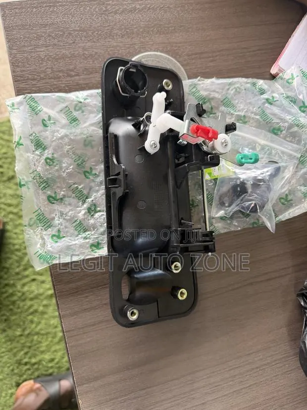 Toyota Tundra 2010,2014,2013,2015, Boot Opener Available · Photo 1