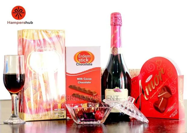 Red Wine And Chocolate Hamper · Photo 1