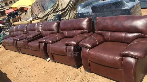 Complete Royal Sofa · Photo 1